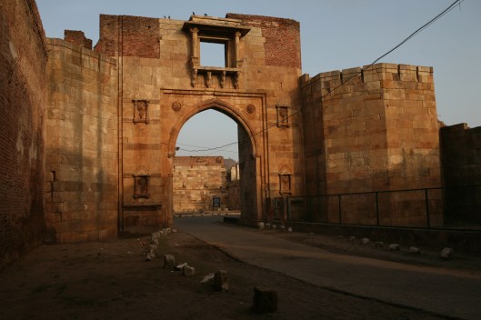 city_gate_of_old_champaner_city